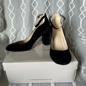 Marc Fisher Velvet Pumps Black Round Toe Block Heel Buckle Ankle Strap Size 8.5